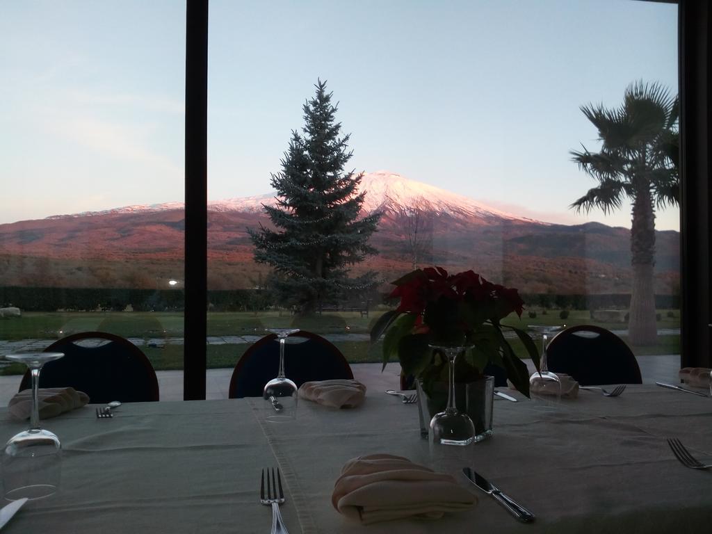 La Fucina Di Vulcano Bronte Extérieur photo